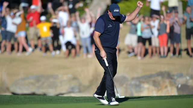 Phil Mickelson maintains 2-shot lead heading into final round of Desert Classic